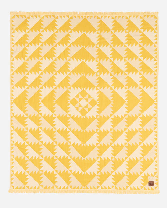 LSPACE Slowtide Daydream Driftweave Beach Blanket - Curry - Clothing